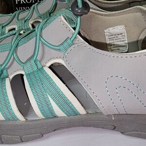 DSG Womwns Grey/green Water Sports Sandals Size 8